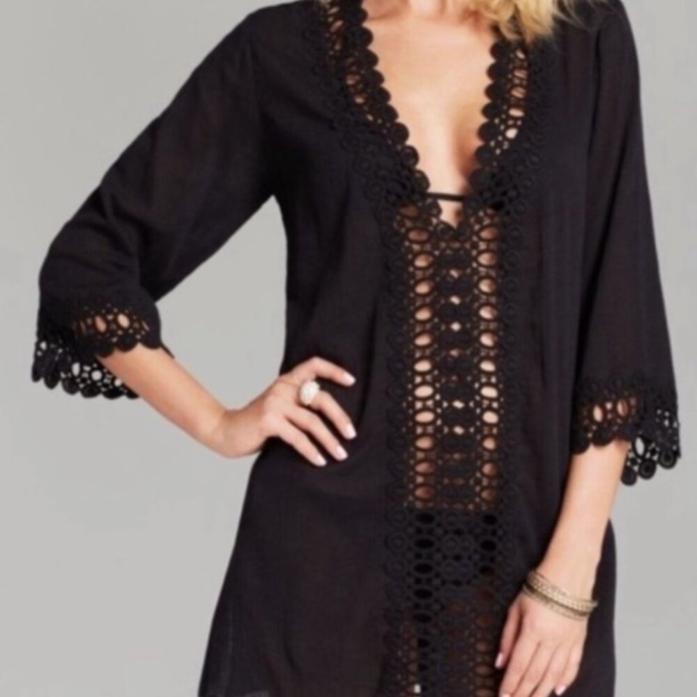 La Blanca black swimsuit coverup